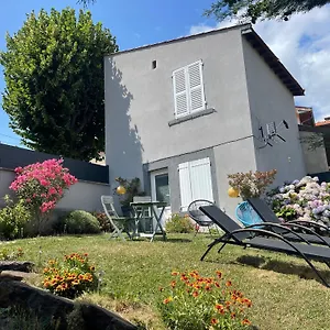 Maison De à Deux Pas Des Volcans Et Du Centre De Clermont Hébergement de vacances